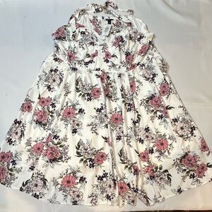 Torrid Floral Smocked Babydoll Dress NWT Size 4 Ivory Pink Boho